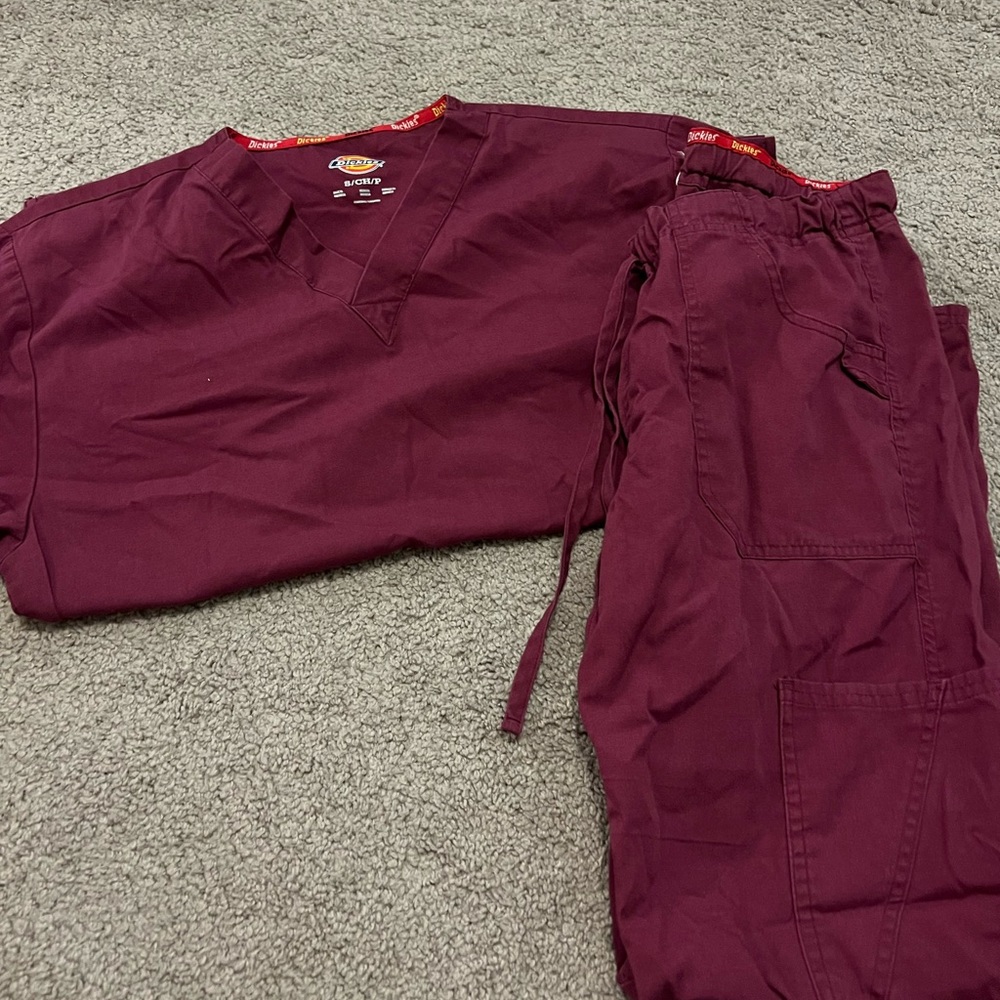 Size small Cherokee scrub set